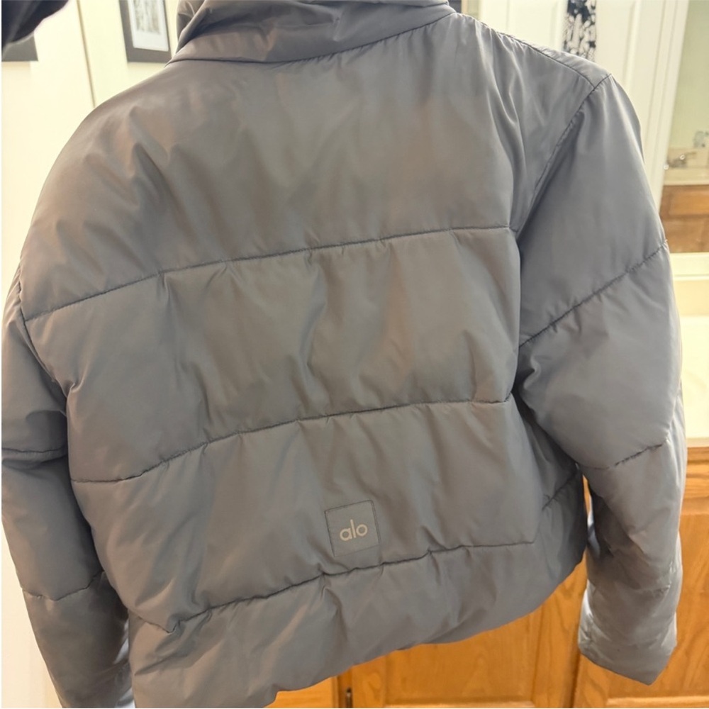Alo Puffer Jacket